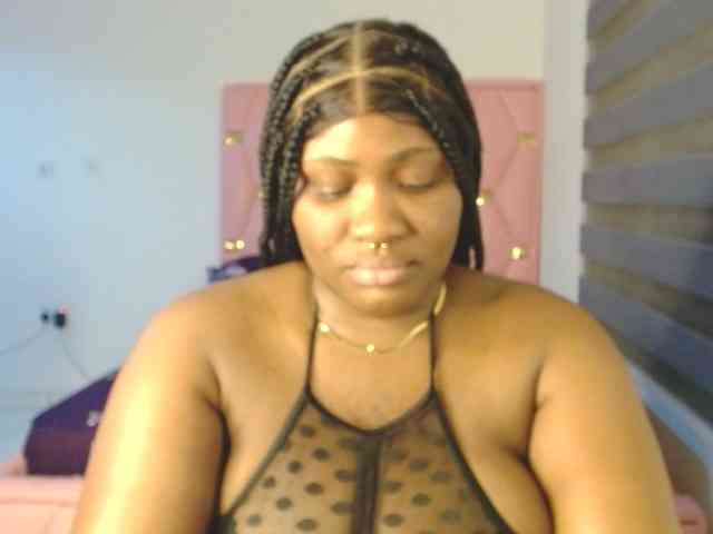 Hotchocolatee191 webcam