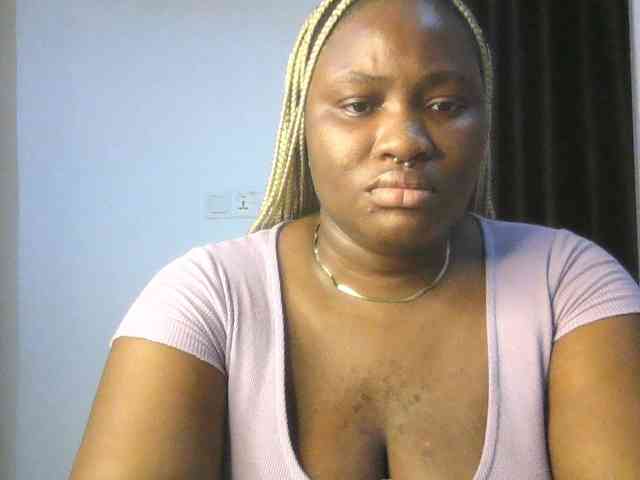 Hotchocolatee191 webcam