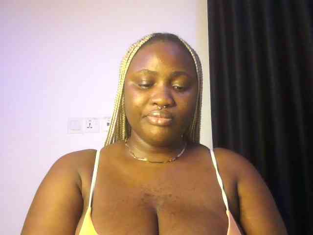 Hotchocolatee191 webcam