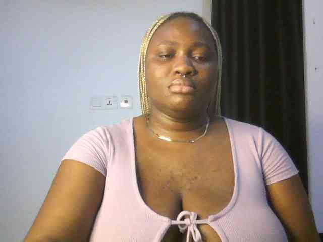 Hotchocolatee191 webcam
