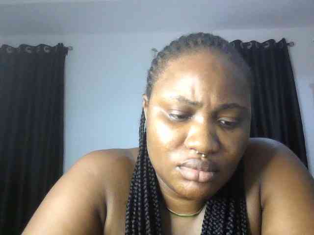 Hotchocolatee191 webcam