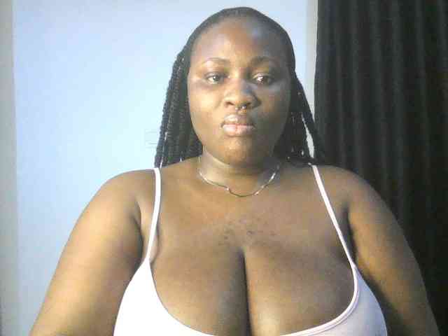 Hotchocolatee191 webcam