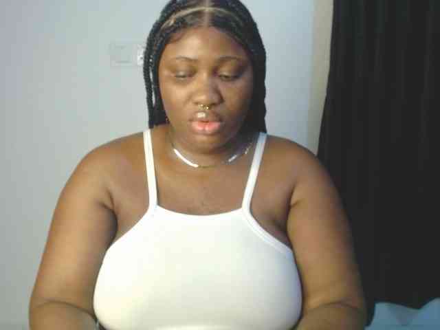 Hotchocolatee191 webcam