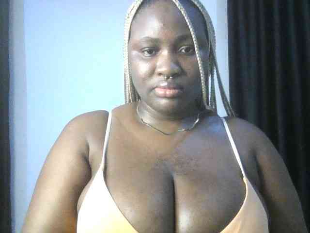 Hotchocolatee191 webcam