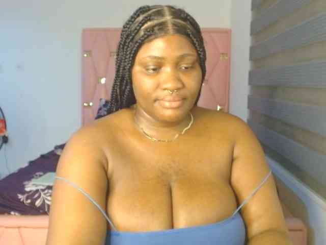 Hotchocolatee191 webcam