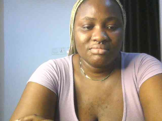 Hotchocolatee191 webcam
