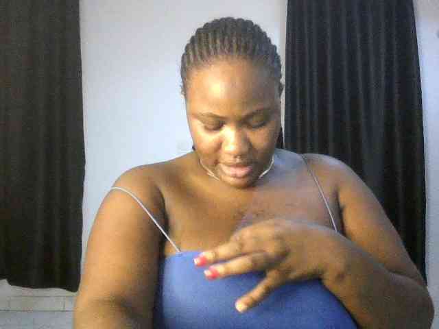 Hotchocolatee191 webcam