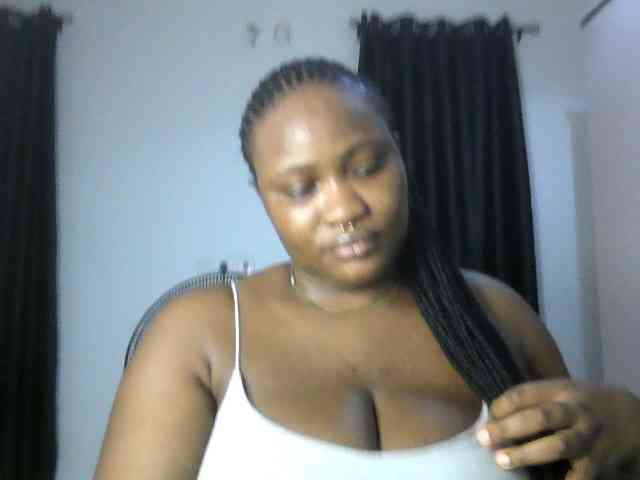 Hotchocolatee191 webcam