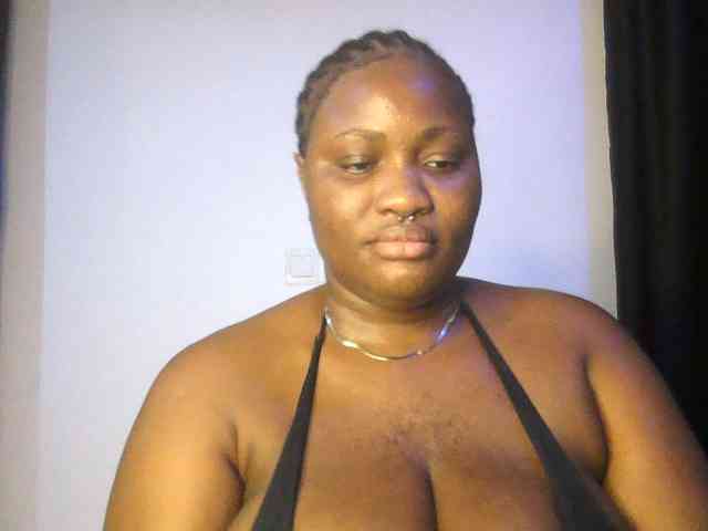 Hotchocolatee191 webcam