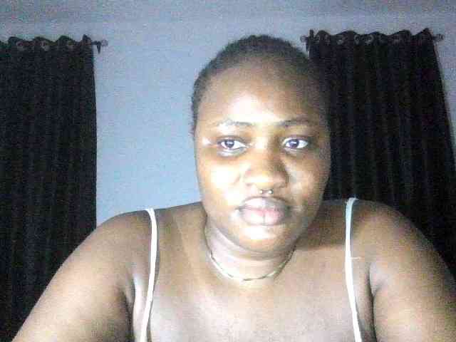 Hotchocolatee191 webcam