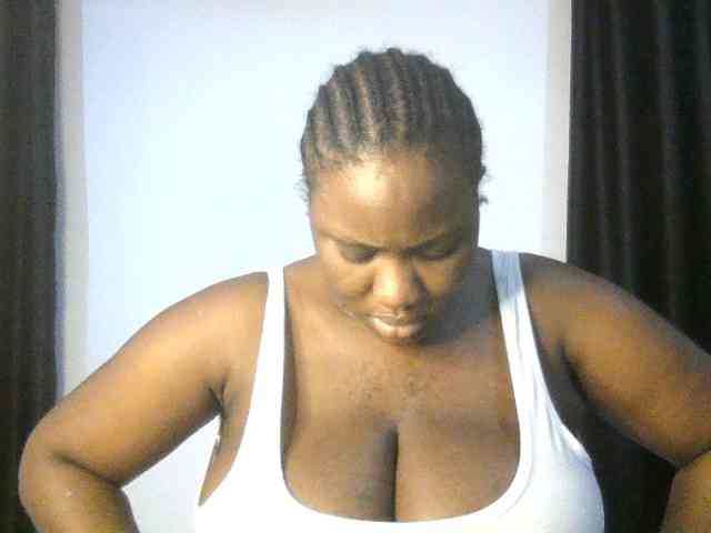 Hotchocolatee191 webcam