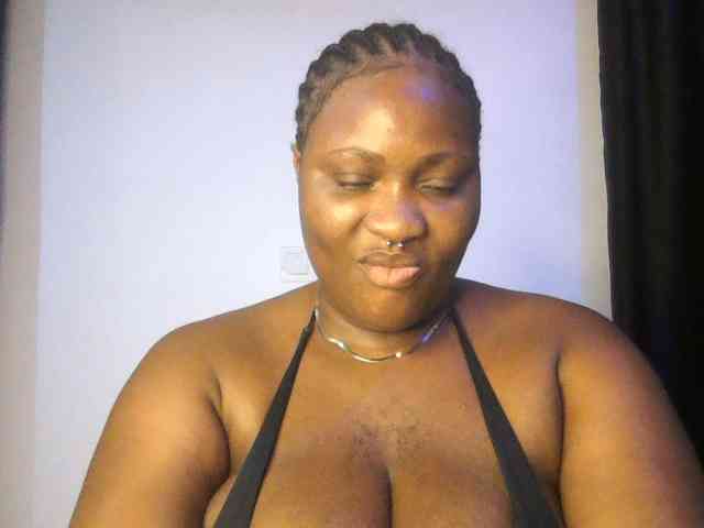 Hotchocolatee191 webcam