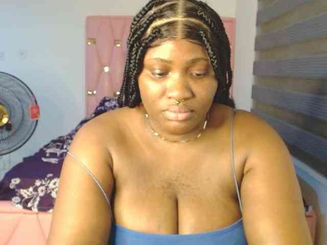 Hotchocolatee191 webcam