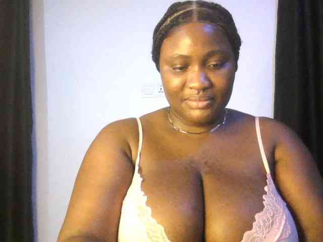 Hotchocolatee191 webcam