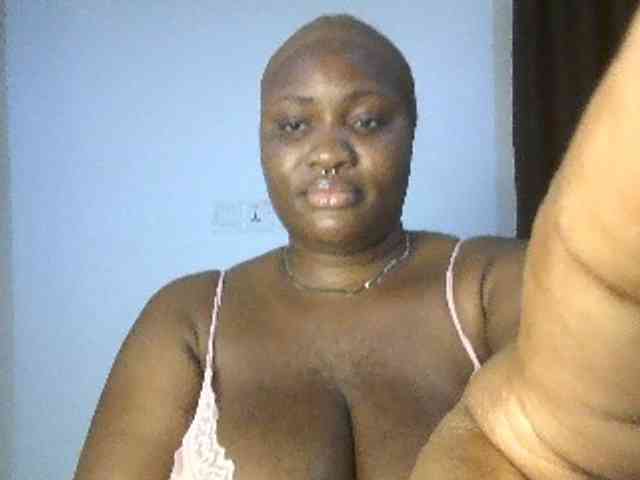 Hotchocolatee191 webcam
