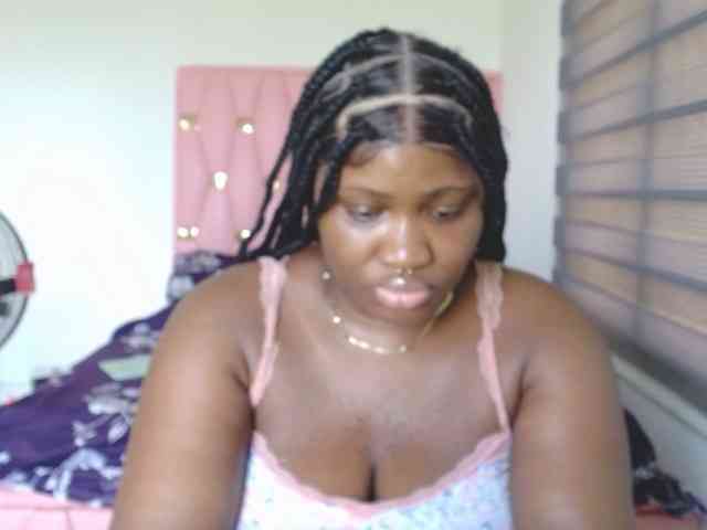Hotchocolatee191 webcam