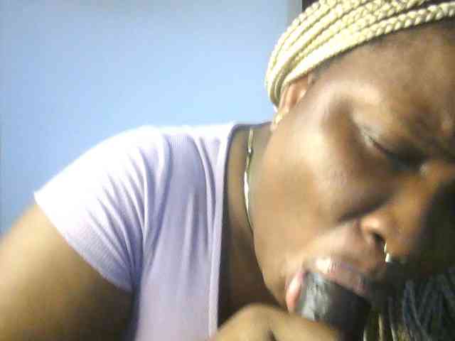 Hotchocolatee191 webcam