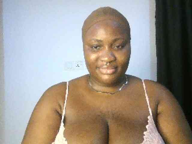 Hotchocolatee191 webcam