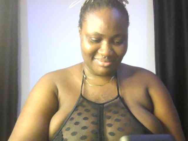 Hotchocolatee191 webcam