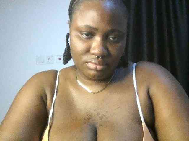 Hotchocolatee191 webcam