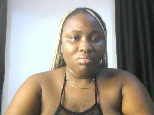 Hotchocolatee191 webcam