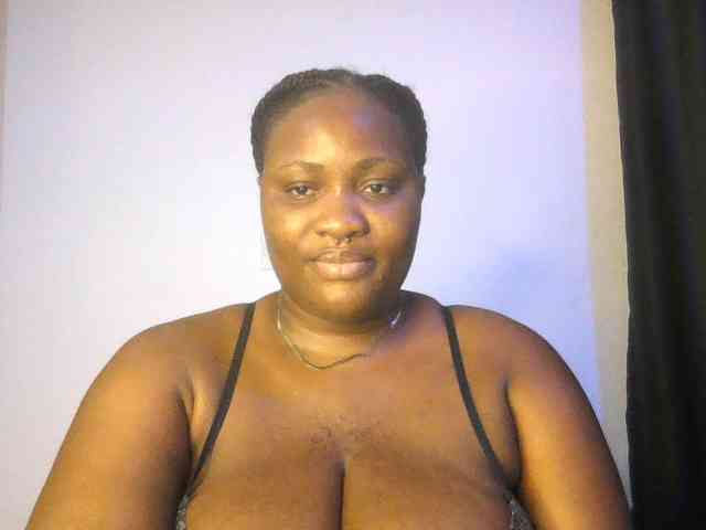 Hotchocolatee191 webcam