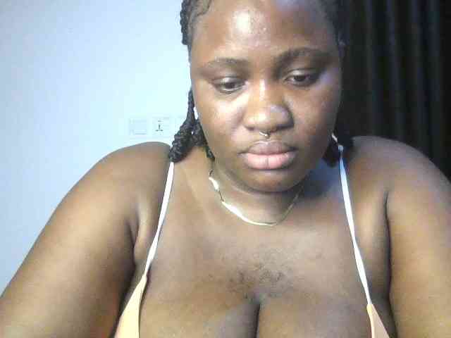 Hotchocolatee191 webcam