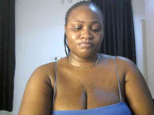 Hotchocolatee191 webcam