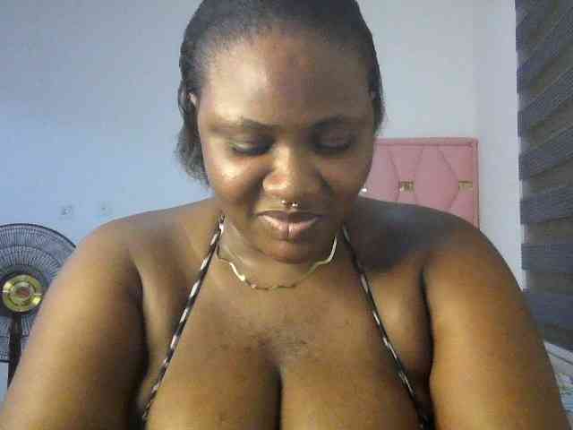 Hotchocolatee191 webcam