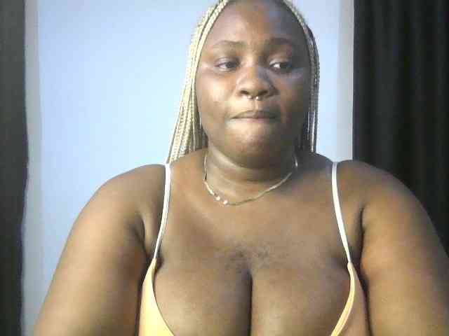 Hotchocolatee191 webcam