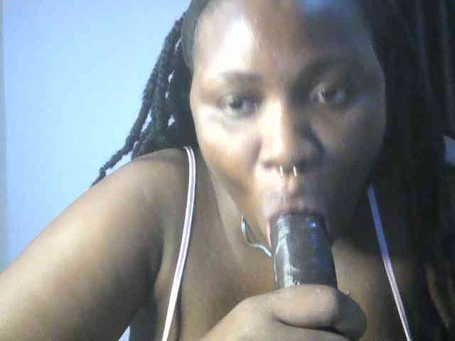 Hotchocolatee191 webcam
