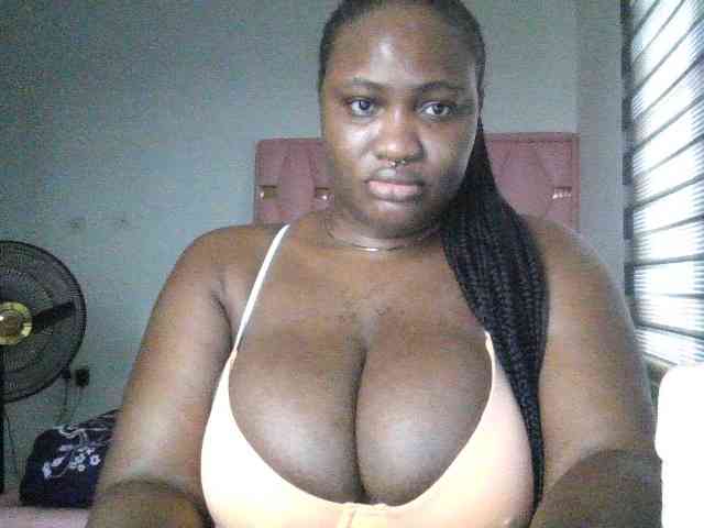 Hotchocolatee191 webcam