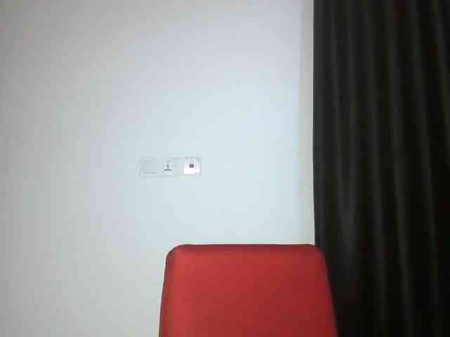 Hotchocolatee191 webcam