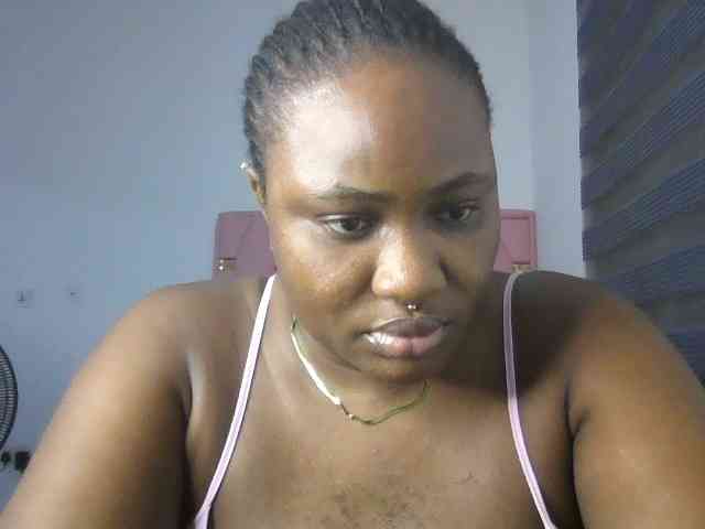 Hotchocolatee191 webcam