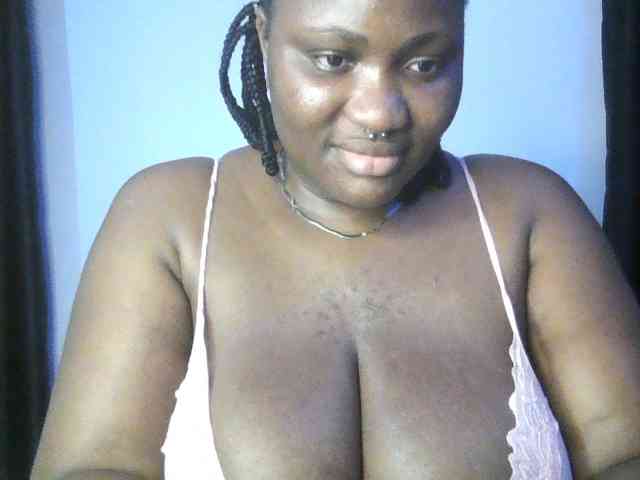 Hotchocolatee191 webcam