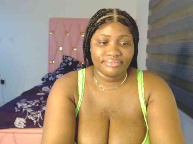 Hotchocolatee191 webcam