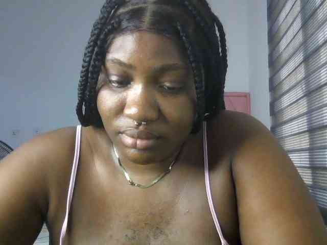 Hotchocolatee191 webcam