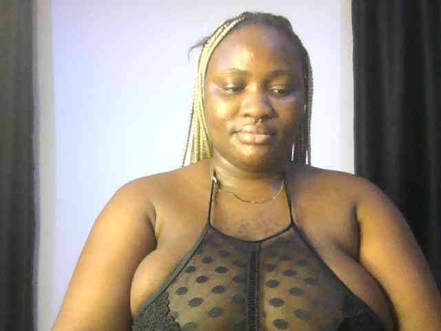 Hotchocolatee191 webcam