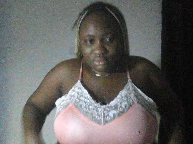 Hotchocolatee191 webcam