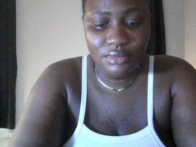 Hotchocolatee191 webcam