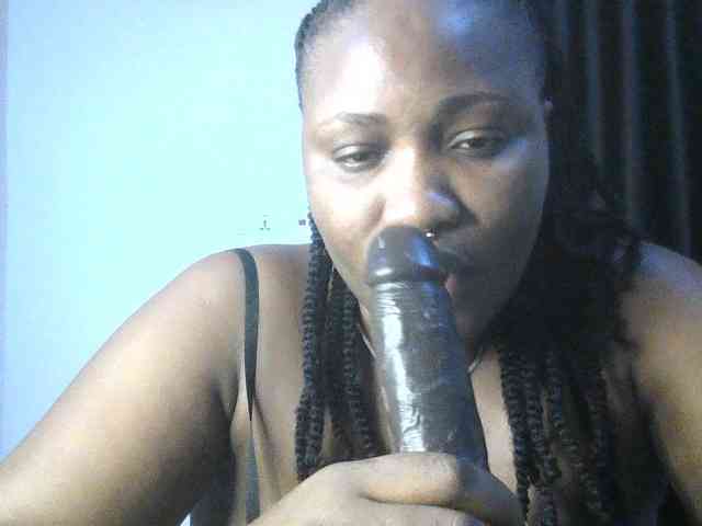 Hotchocolatee191 webcam