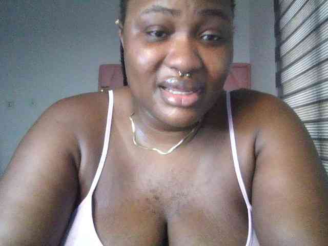 Hotchocolatee191 webcam