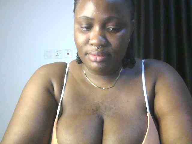 Hotchocolatee191 webcam