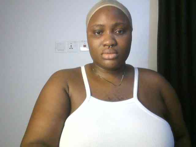 Hotchocolatee191 webcam