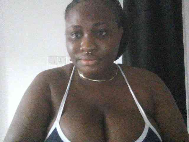 Hotchocolatee191 webcam