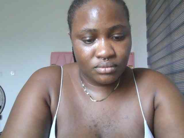 Hotchocolatee191 webcam