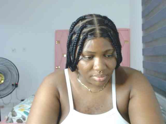 Hotchocolatee191 webcam