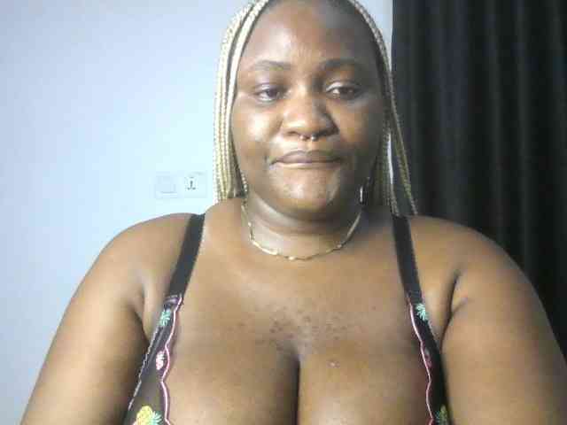 Hotchocolatee191 webcam