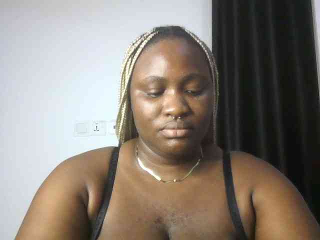 Hotchocolatee191 webcam