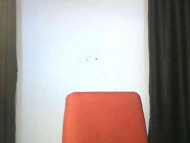 Hotchocolatee191 webcam